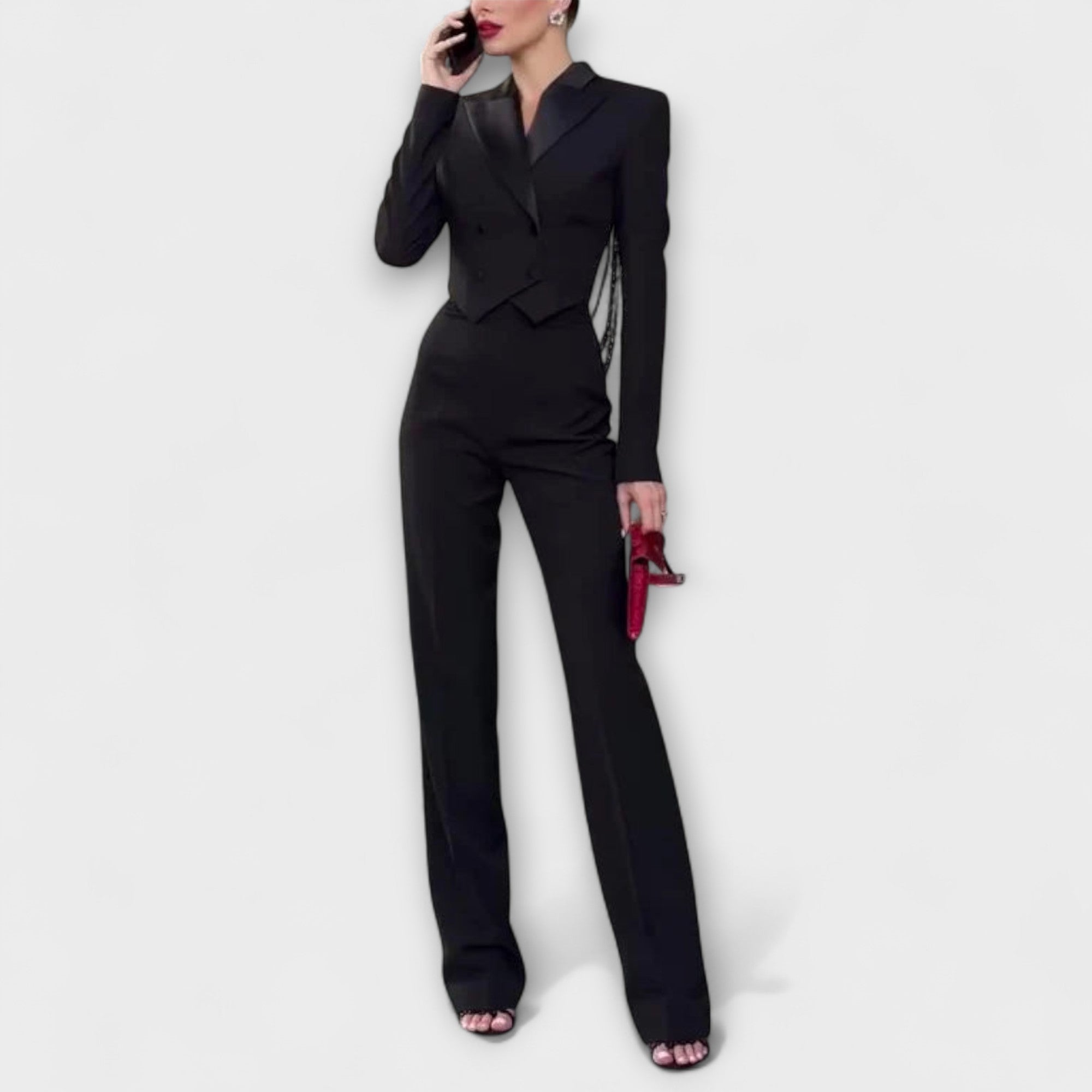 Noa - Kurzes Blazer-Set mit schwarzen Perlenverzierungen