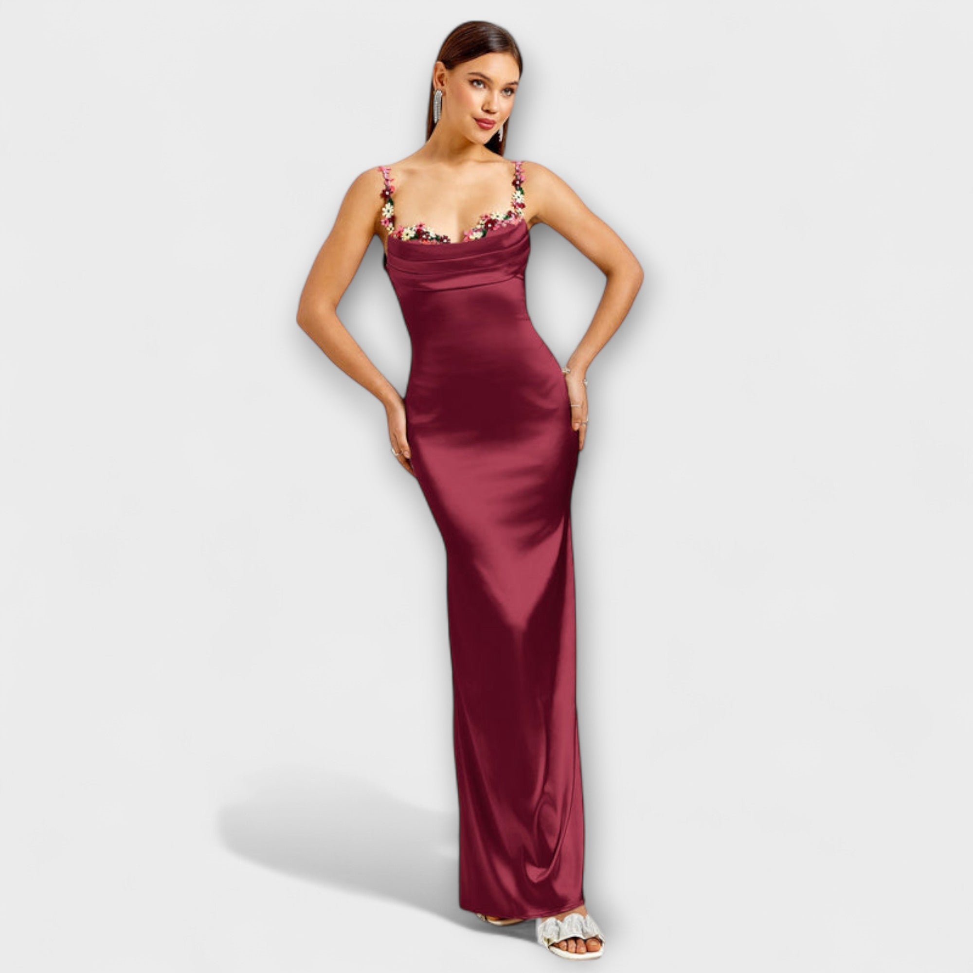 Eira - Verziertes Satin-Kleid mit Rückenschnürung