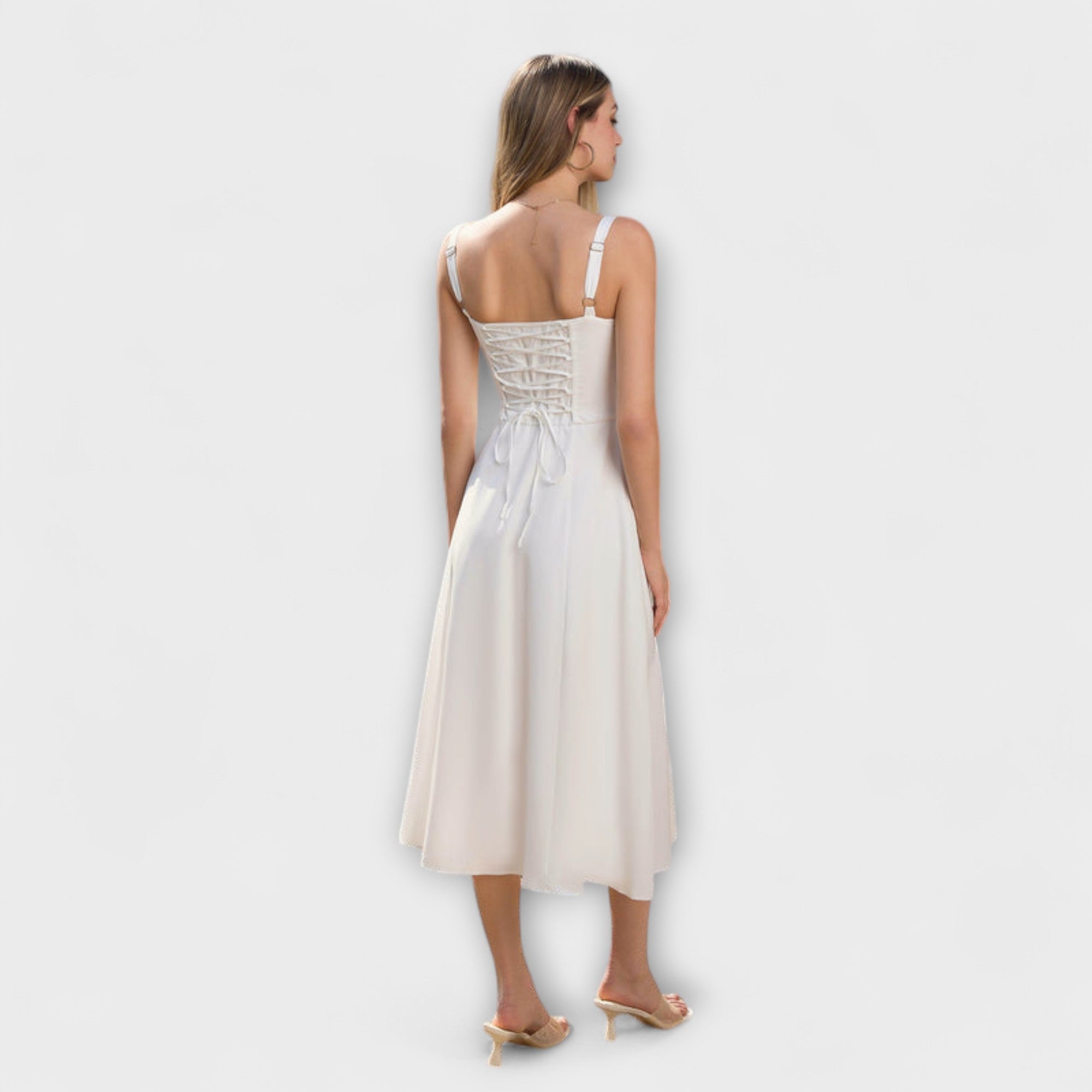 Hoffnung - Rüschentop-Kleid mit Schlitzdetail