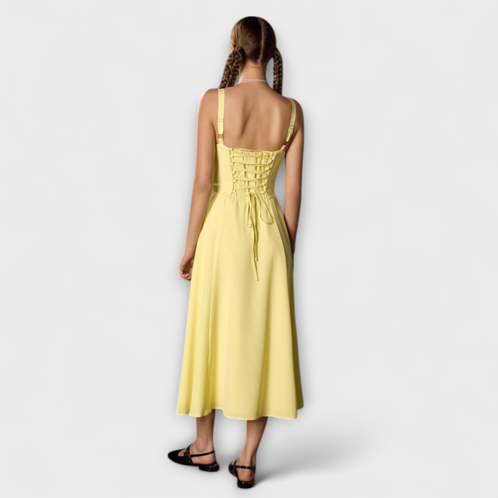 Hoffnung - Rüschentop-Kleid mit Schlitzdetail