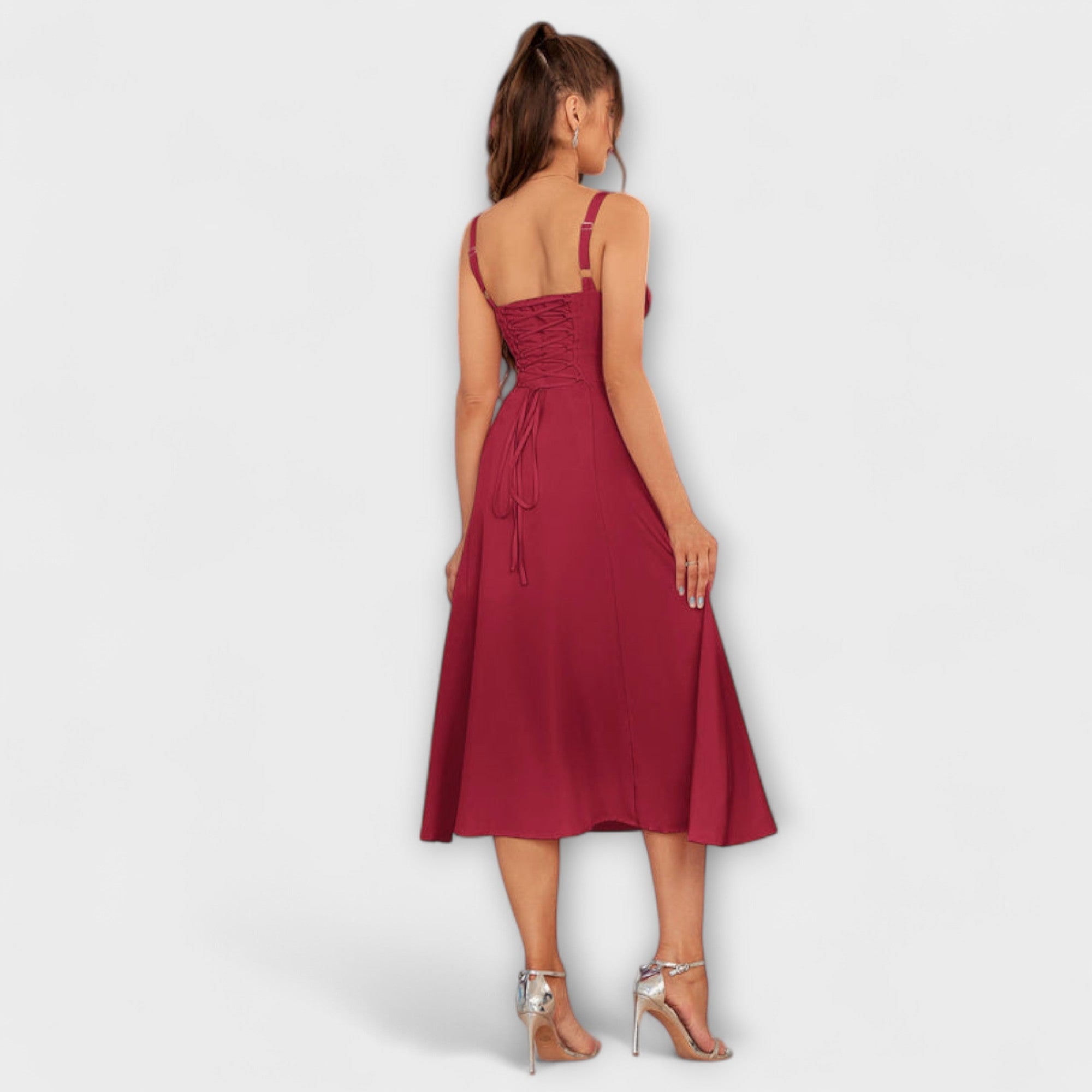 Hoffnung - Rüschentop-Kleid mit Schlitzdetail