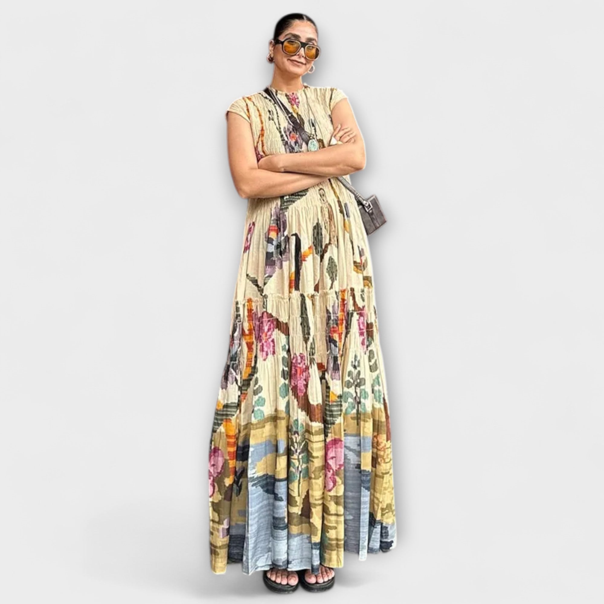 Elegantes Faltenkleid mit langen Ärmeln