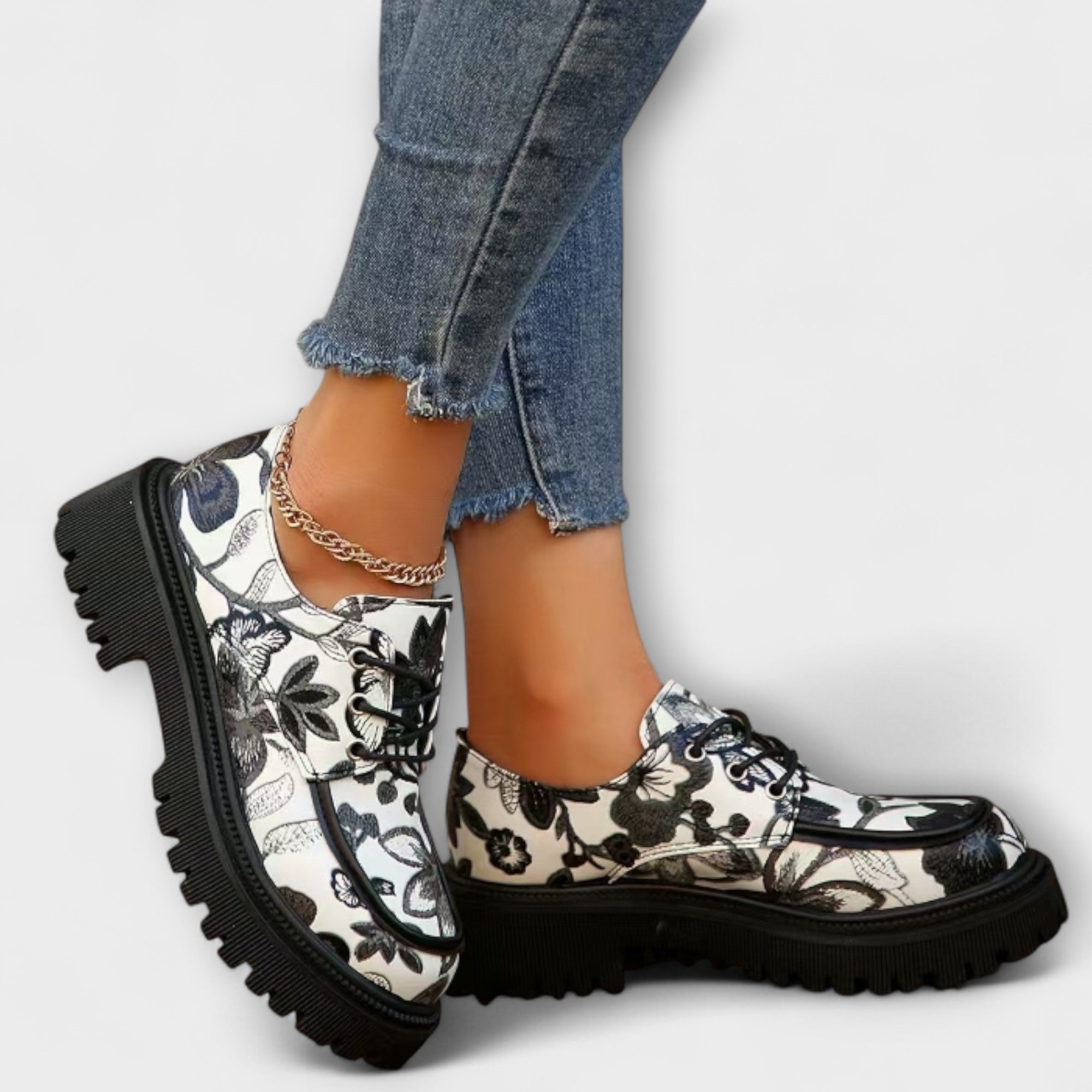 Sandra - Elegante Retro-Pantoletten