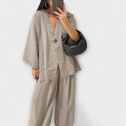 Jacqueline - Lässiges V-Ausschnitt Top und Hose Duo