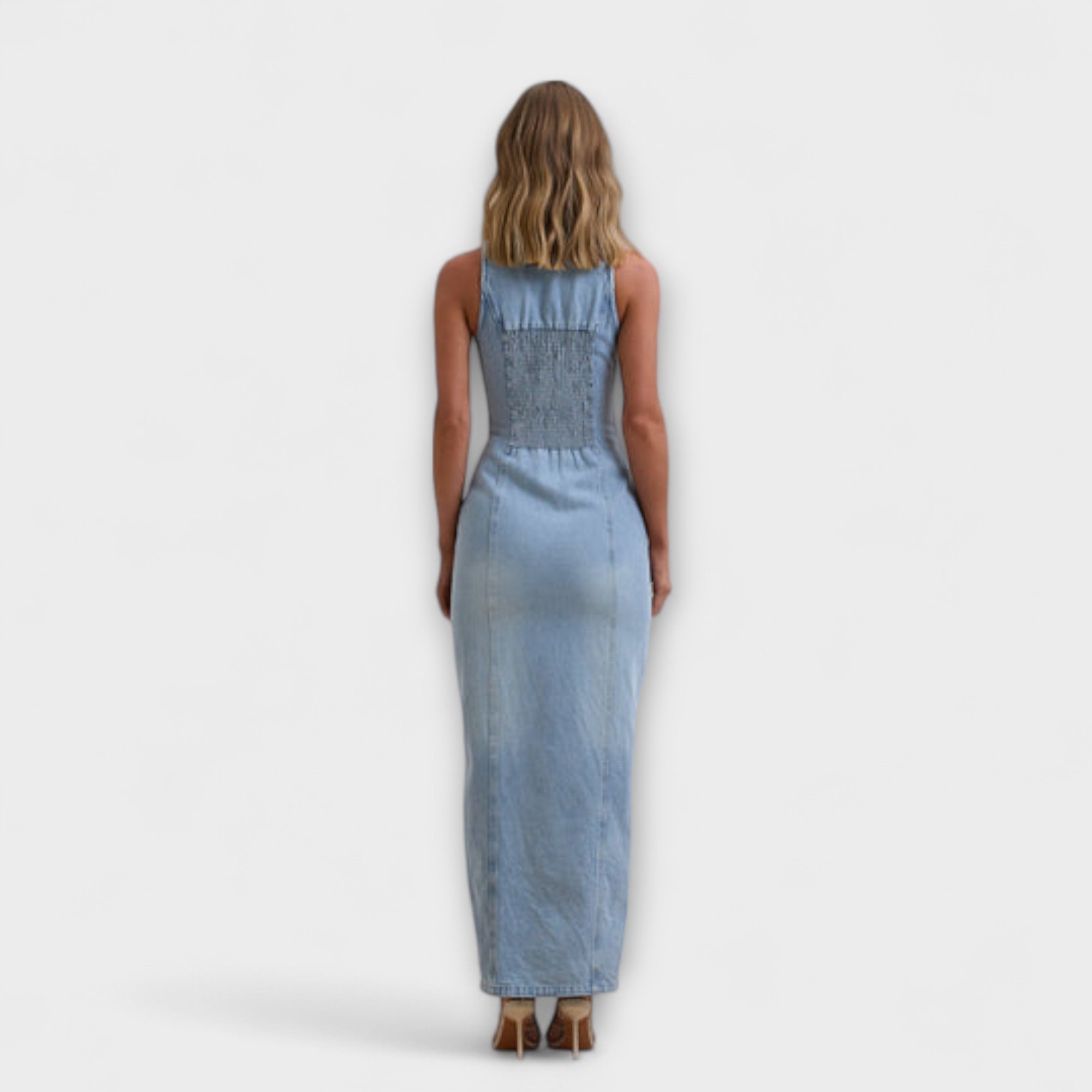 Lacey - Mid-Wash Denim Maxikleid