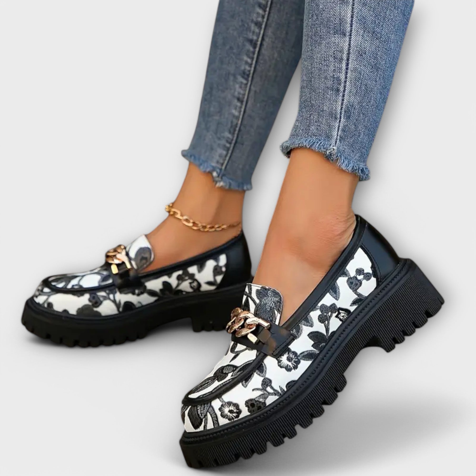 Sandra - Elegante Retro-Pantoletten