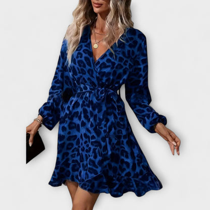Stilvolles Kleid mit Leopardenmuster, V-Ausschnitt und Bindegürtel