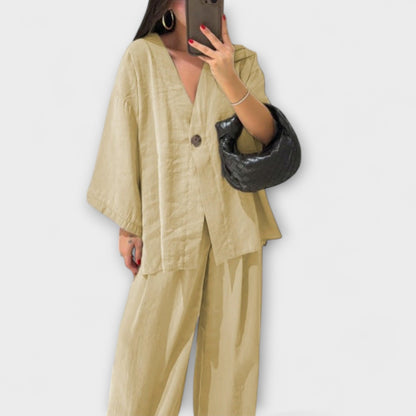 Jacqueline - Lässiges V-Ausschnitt Top und Hosen Duo