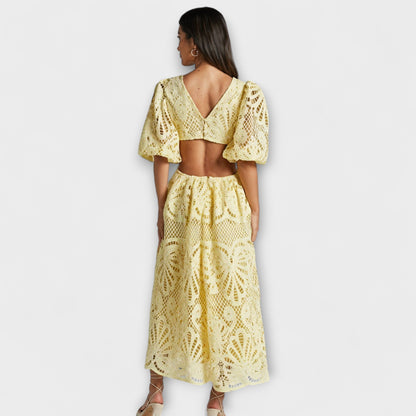 Elegantes Kleid mit zarten Details