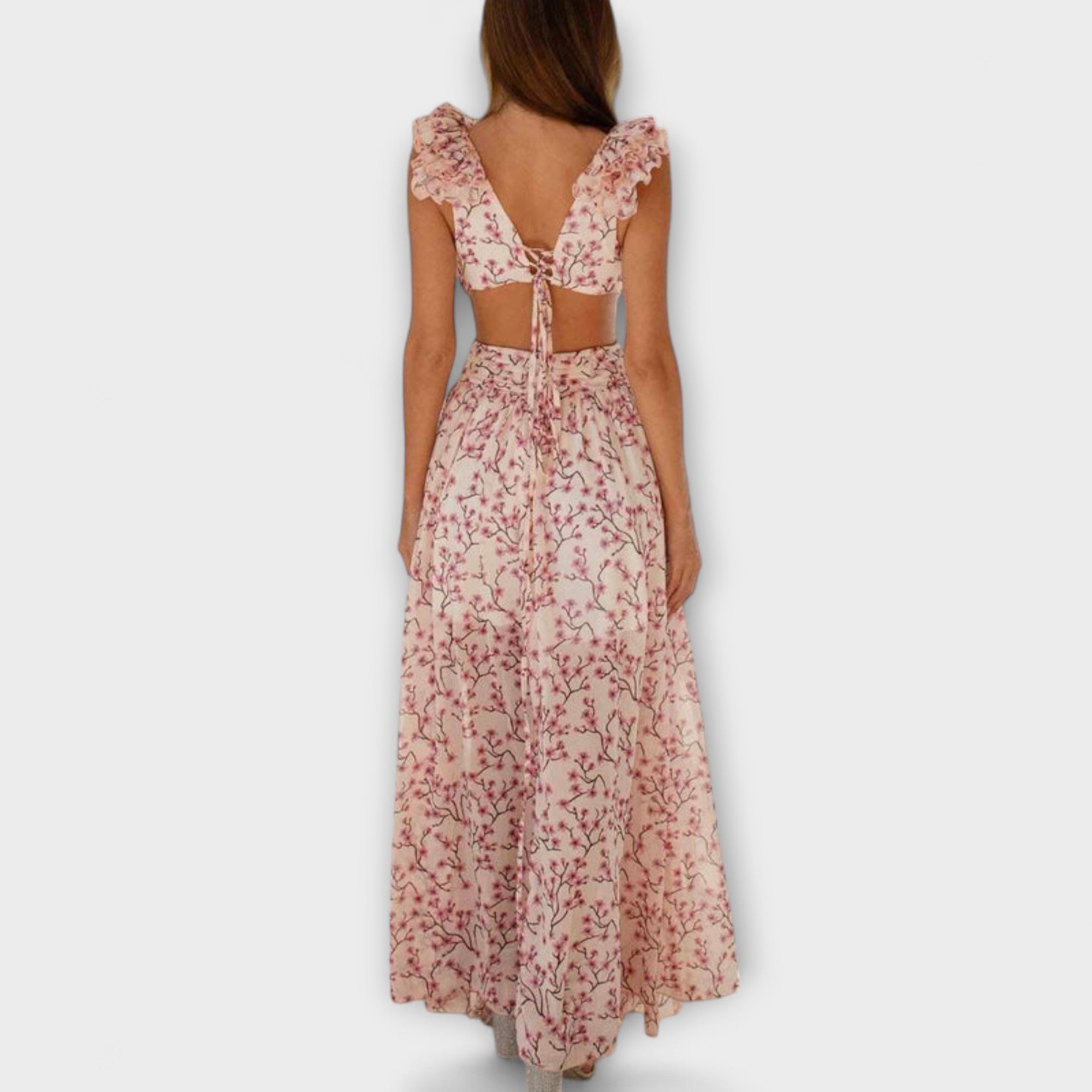 Elin - Maxikleid mit Rüschensaum und Cut-Out-Details