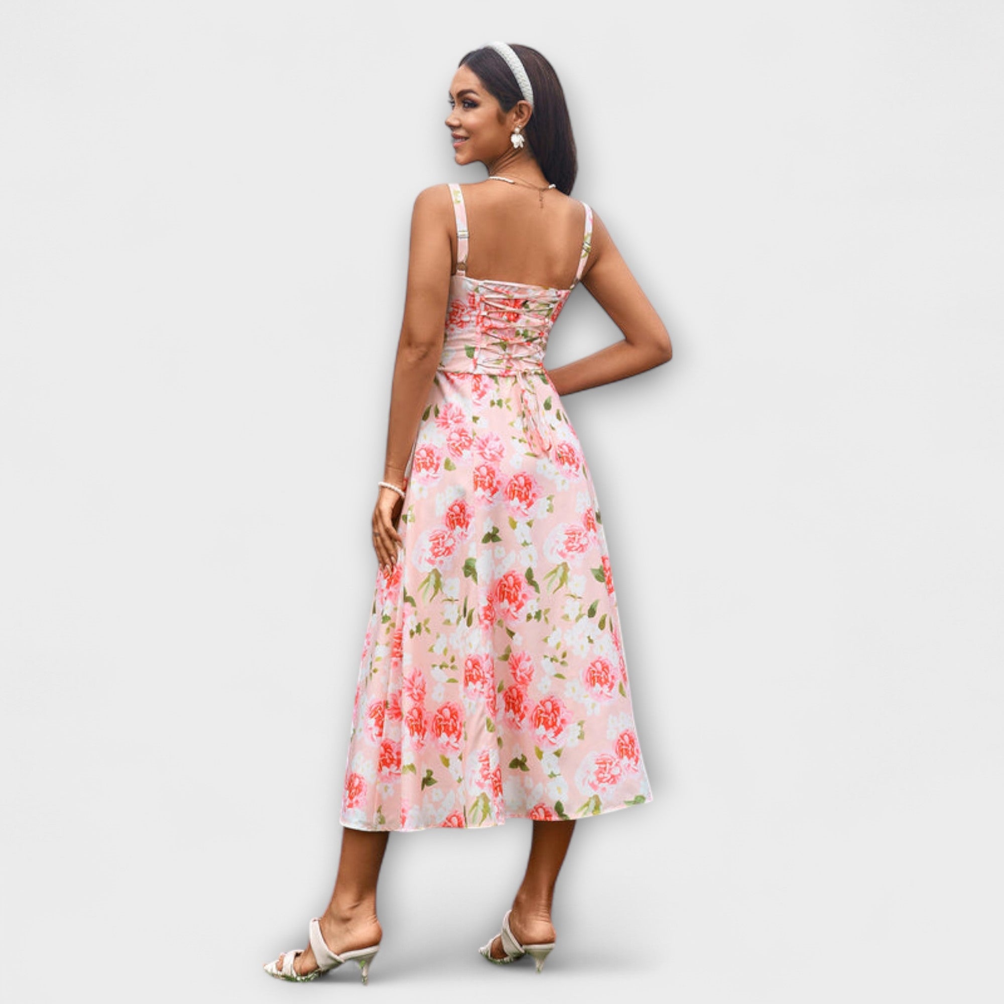 Hoffnung - Rüschentop-Kleid mit Schlitzdetail