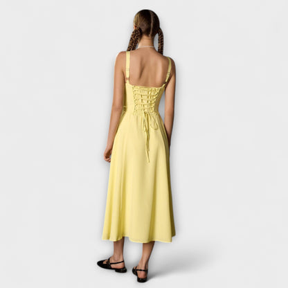 Hoffnung - Rüschentop-Kleid mit Schlitzdetail