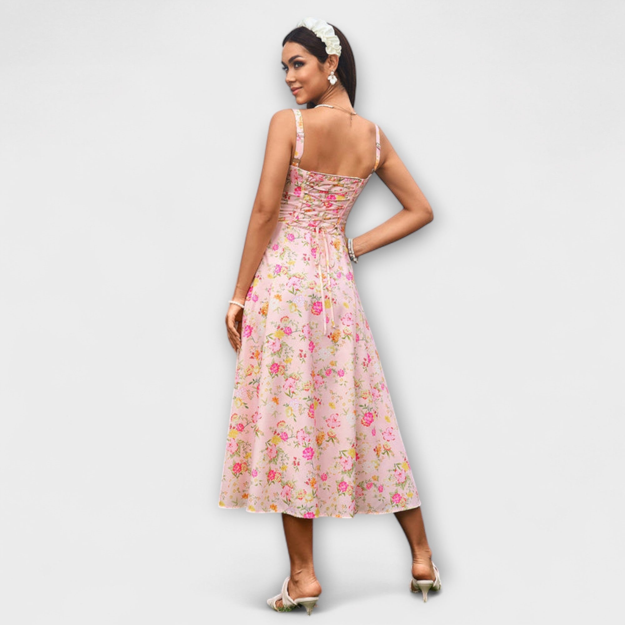 Hoffnung - Rüschentop-Kleid mit Schlitzdetail