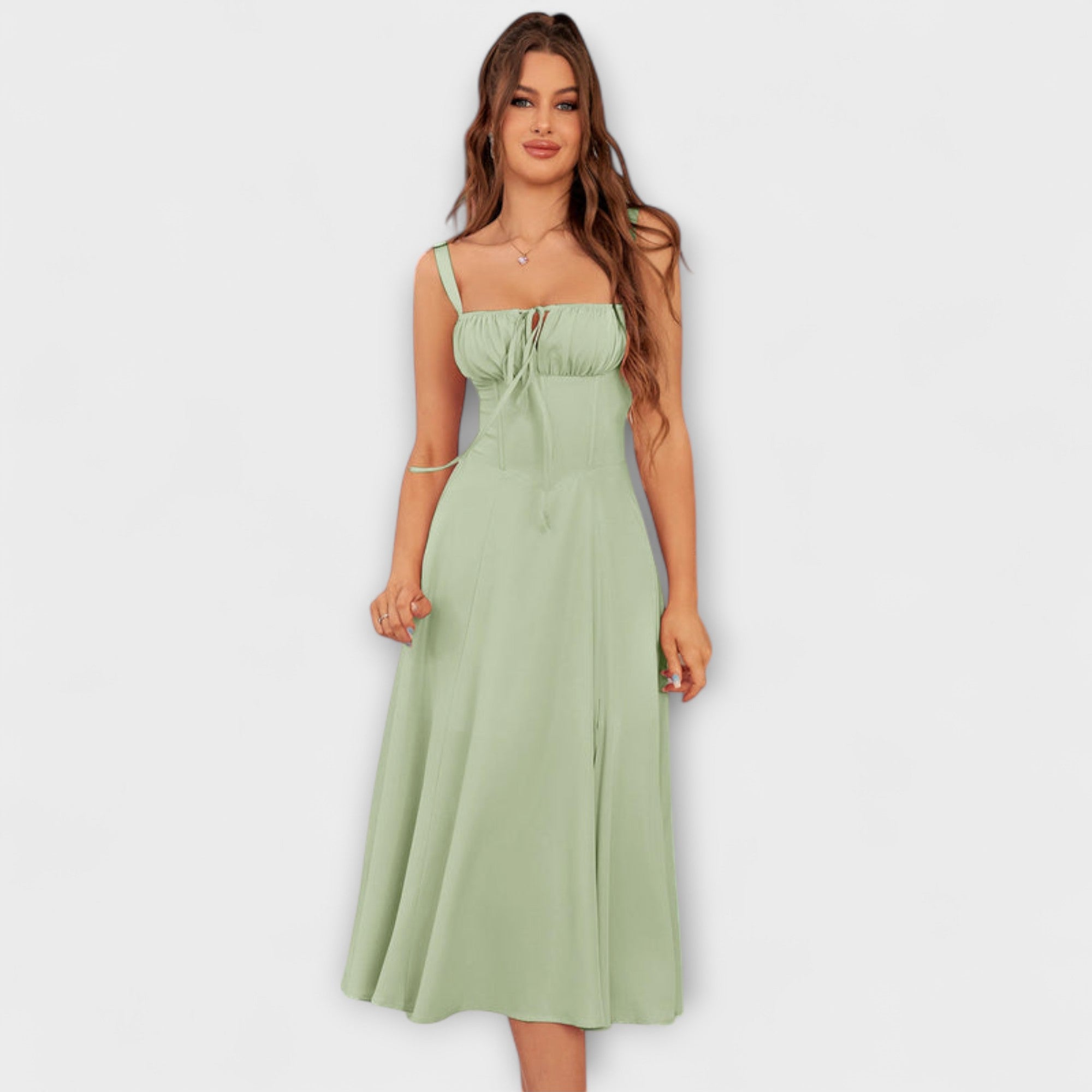 Hoffnung - Rüschentop-Kleid mit Schlitzdetail