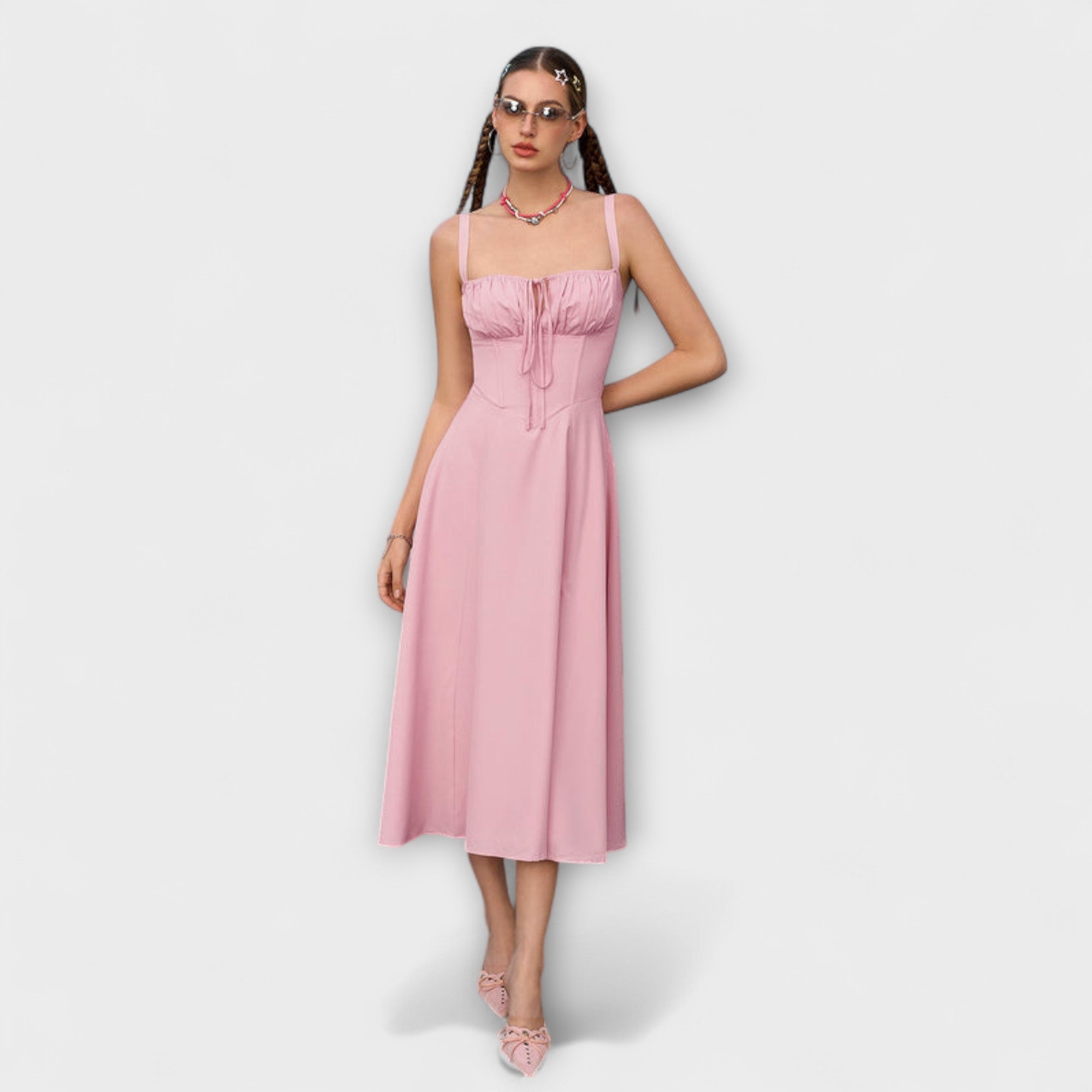 Hoffnung - Rüschentop-Kleid mit Schlitzdetail
