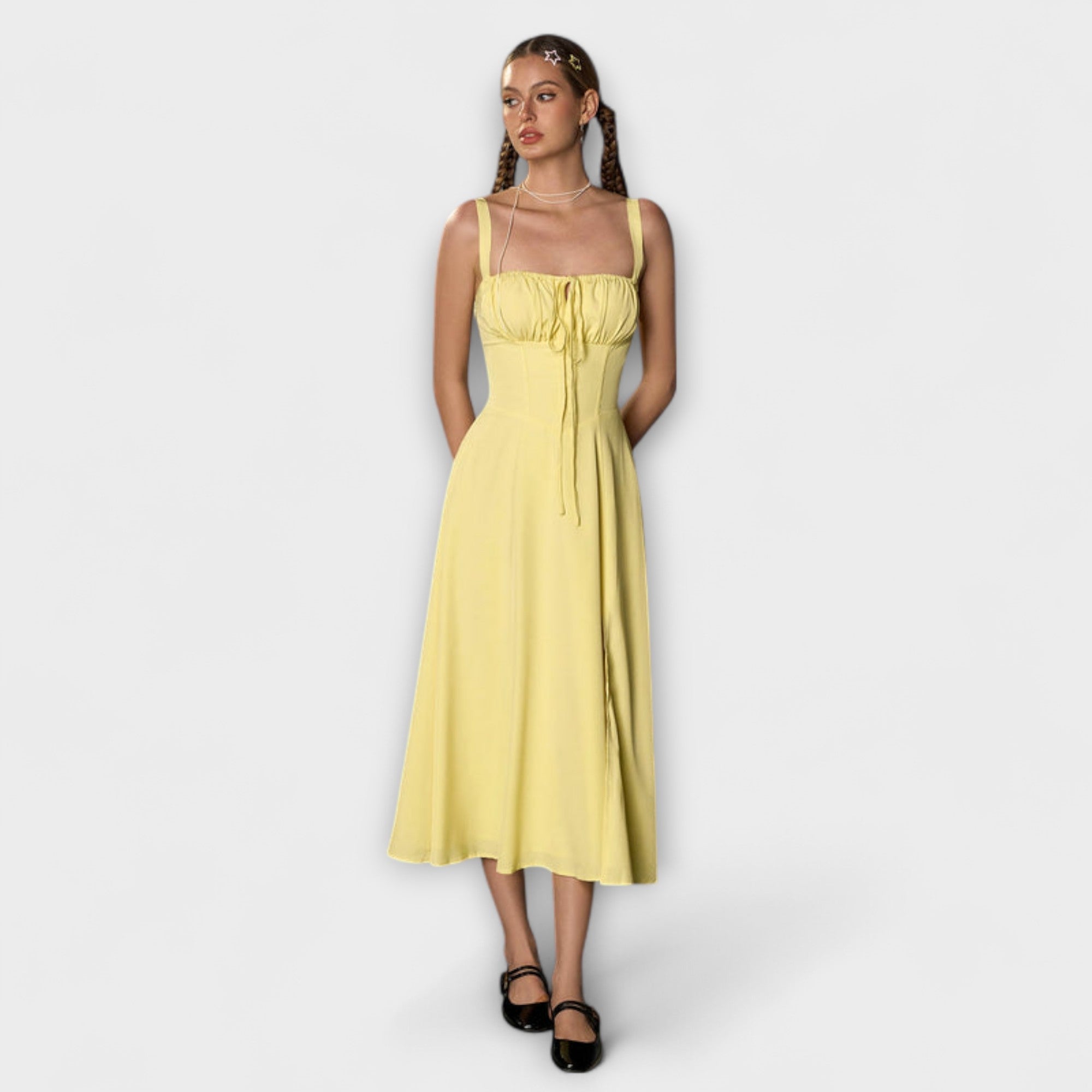 Hoffnung - Rüschentop-Kleid mit Schlitzdetail