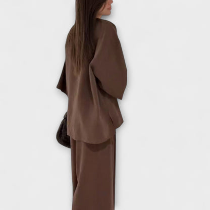 Jacqueline - Lässiges V-Ausschnitt Top und Hosen Duo