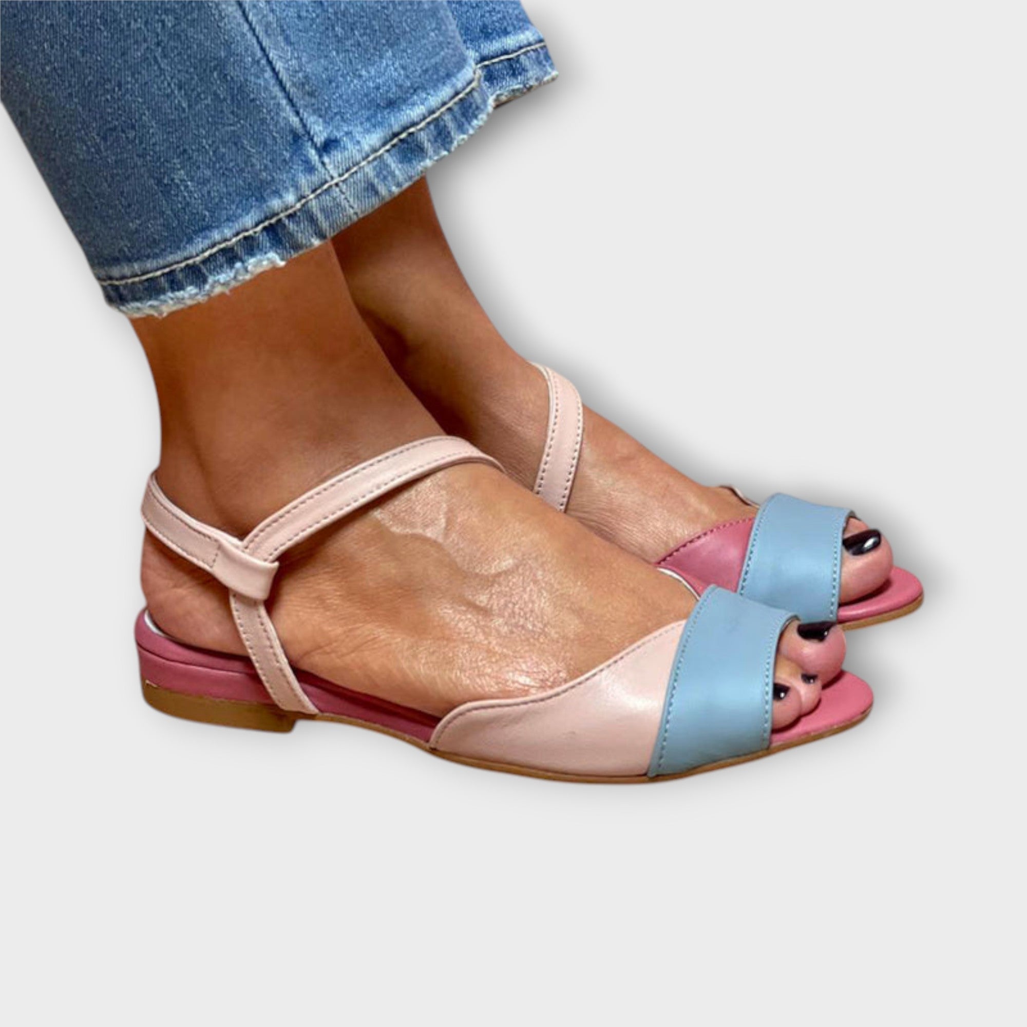 Roselina – Farbenfrohes Spiel auf Blockabsätzen